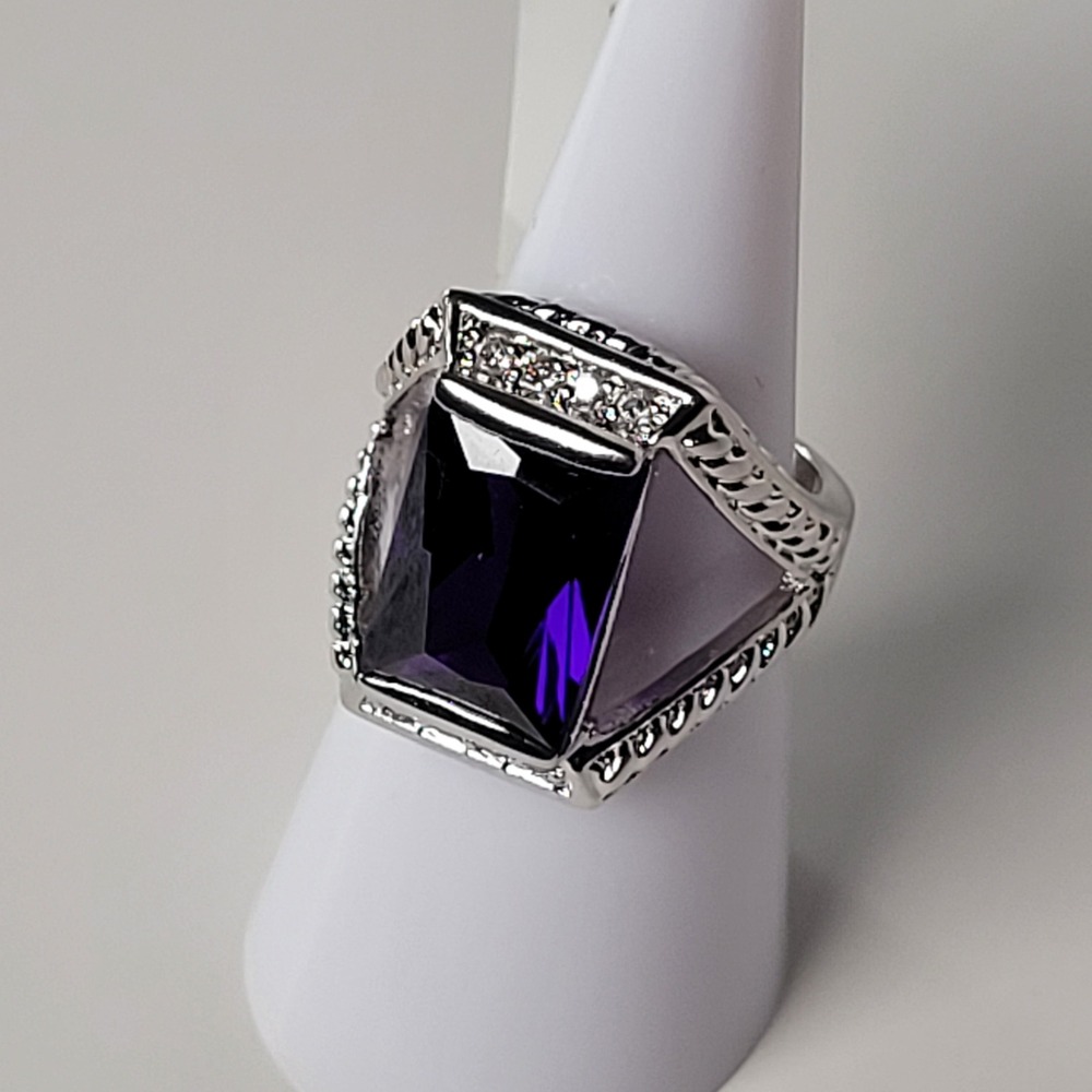 Purple Glass Stone Ring Rhodium Plated Statement Ring‎ Size 6.5 Chunky Geometric
